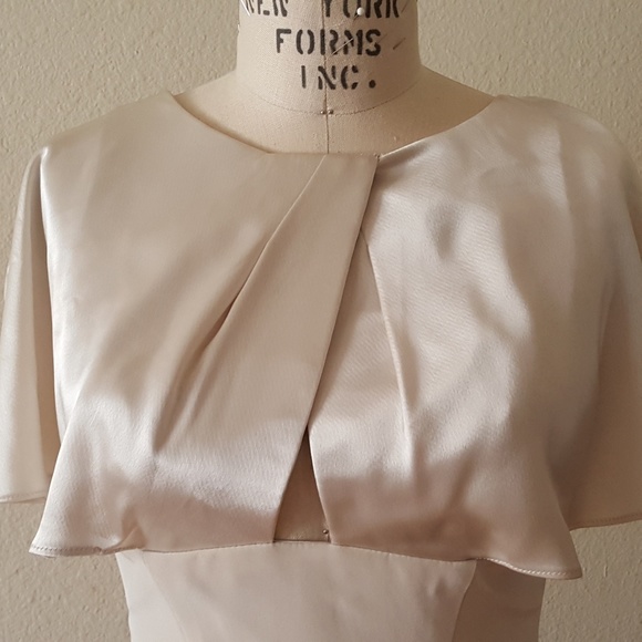 Elegant cream formal gown - Picture 2 of 3